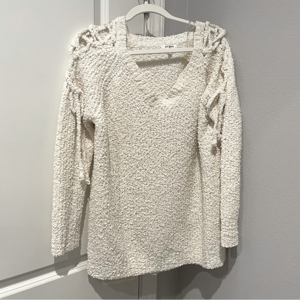 UMGEE brand sweater size small